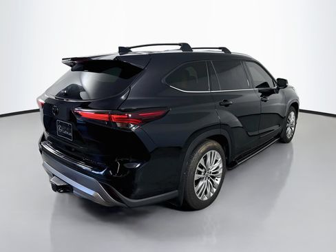 Used 2026 Toyota Highlander Platinum AWD/4WD image 7