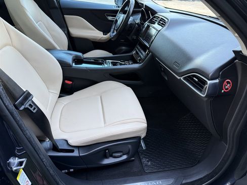 Used 2018 Jaguar F-PACE Premium image 16
