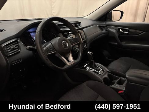 Used 2018 Nissan Rogue SV AWD/4WD image 13