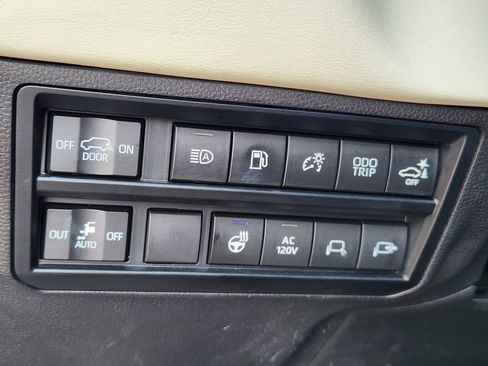 Used 2024 Toyota Sequoia Capstone image 26