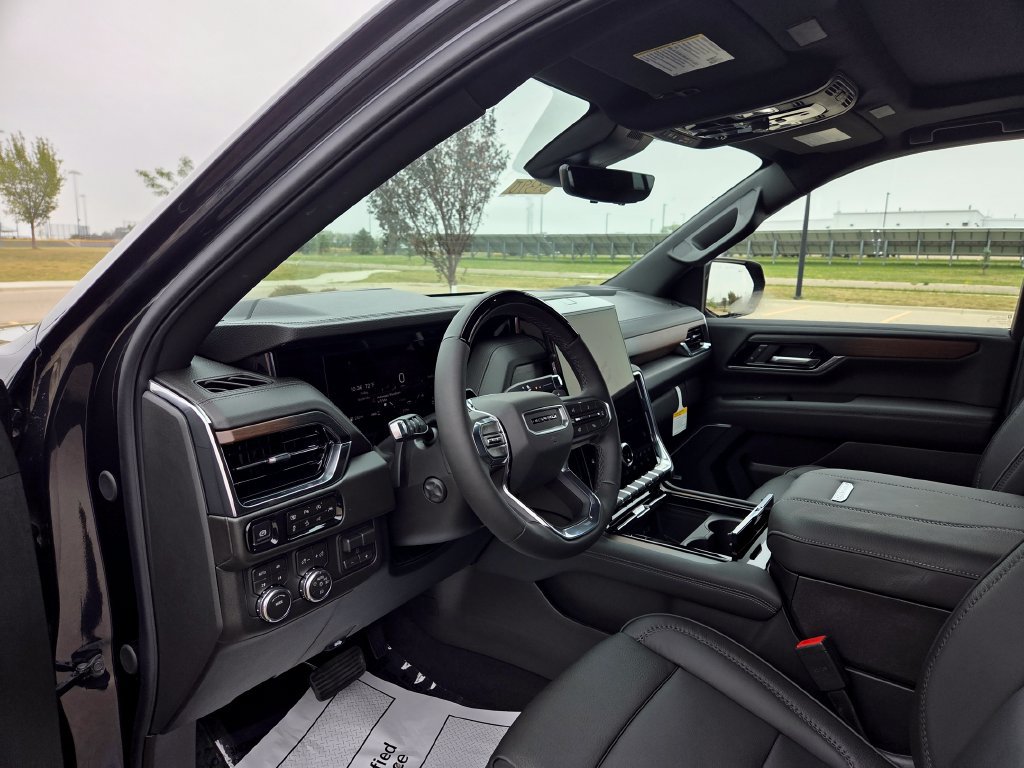 New 2026 GMC Yukon Denali w/ Denali Reserve Package AWD/4WD image 8