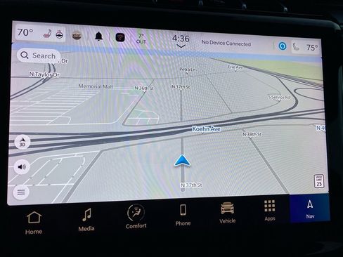 Used 2024 Jeep Grand Cherokee Limited w/ Black Appearance Package image 12