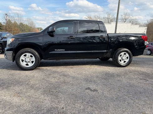 Used 2011 Toyota Tundra SR5 w/ Tow Pkg image 4