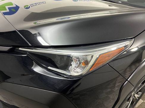 Used 2025 Subaru Crosstrek 2.0i Premium image 35