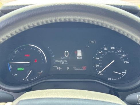 Used 2025 Toyota Sienna XLE FWD image 16