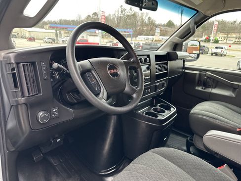 Used 2023 GMC Savana 2500 w/ Driver Convenience Package image 15