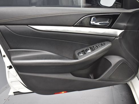 Used 2020 Nissan Maxima 3.5 SV w/ Floor Mat Group FWD image 5