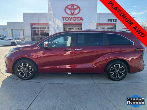 Used 2025 Toyota Sienna Platinum image 8
