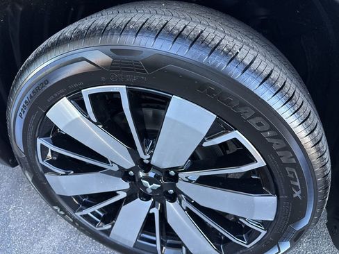 New 2026 Mitsubishi Outlander SE image 10