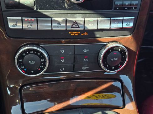 Used 2014 Mercedes-Benz SLK 350 image 24