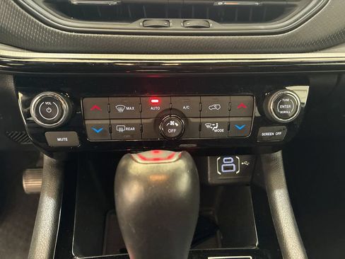 Used 2025 Jeep Compass Trailhawk AWD/4WD image 21