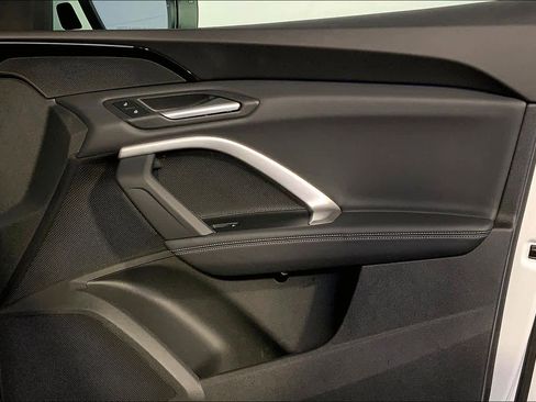 Used 2025 Audi Q5 Premium AWD/4WD image 23