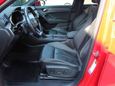 Used 2020 Audi Q3 2.0T Prestige w/ Prestige Package image 21