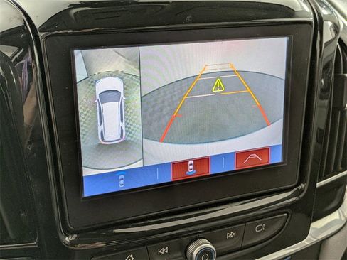 Used 2018 Chevrolet Traverse Premier image 25