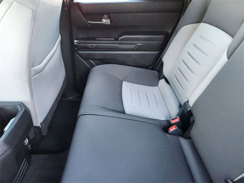 Used 2025 Toyota Tacoma TRD Off-Road image 9