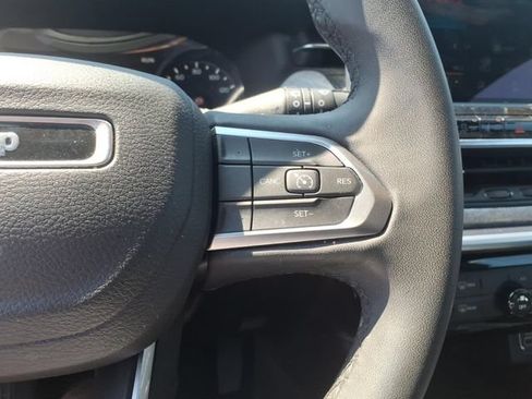 Used 2024 Jeep Compass Latitude AWD/4WD image 19