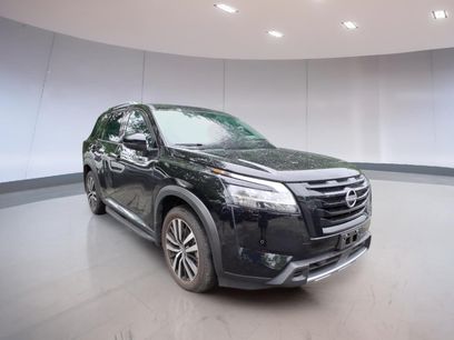 Used 2024 Nissan Pathfinder Platinum w/ Black Appearance Package