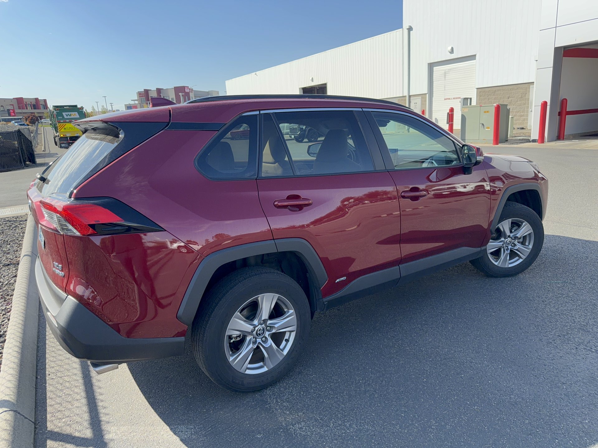 Certified 2022 Toyota RAV4 XLE w/ XLE Grade Weather Package AWD/4WD image 34