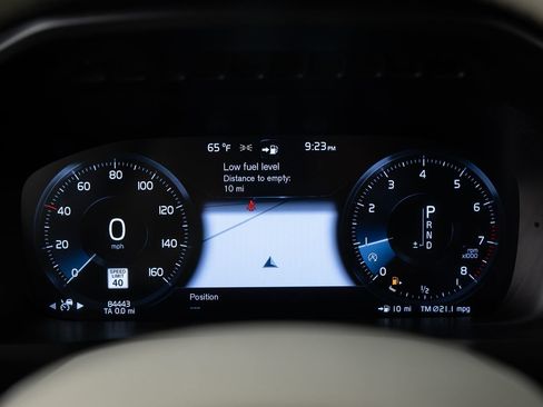 Used 2016 Volvo XC90 T6 Momentum image 34