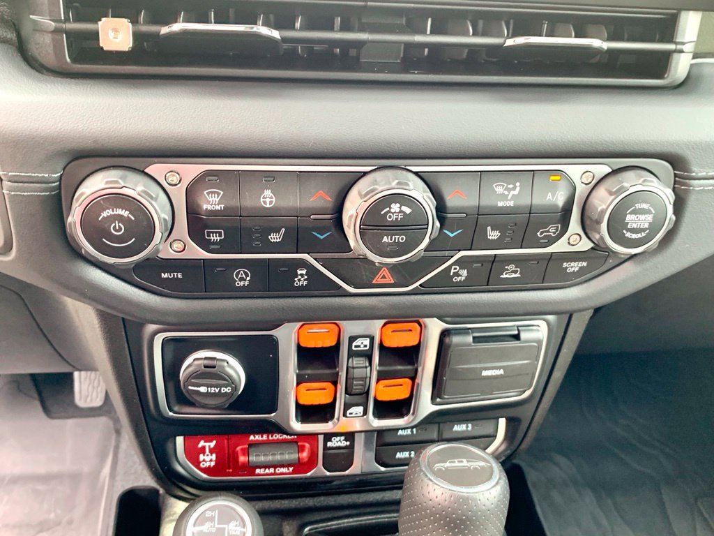 Used 2024 Jeep Gladiator Mojave AWD/4WD image 37