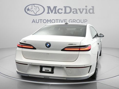 Used 2023 BMW i7 xDrive60 AWD/4WD image 8