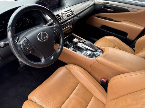 Used 2014 Lexus LS 460 AWD w/ F Sport Package image 4