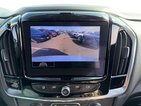 Used 2020 Chevrolet Traverse LT image 29