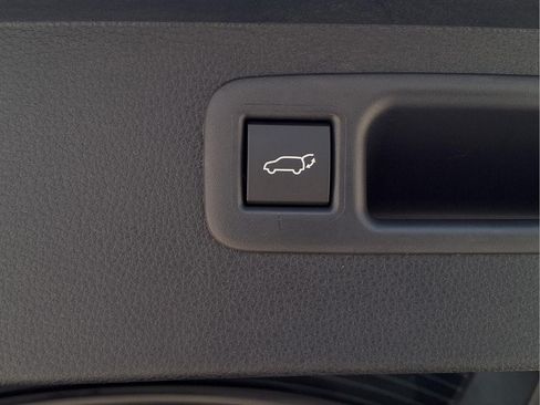 Used 2026 Toyota Highlander Platinum AWD/4WD image 6