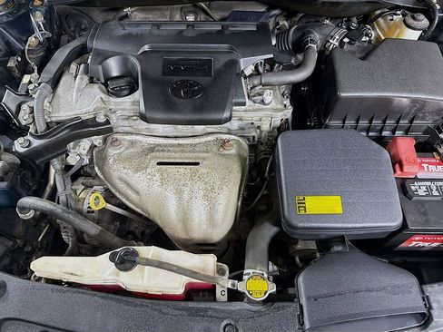 Used 2014 Toyota Camry SE FWD image 31