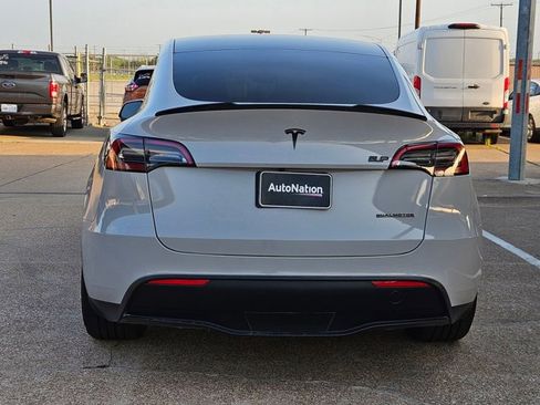Used 2022 Tesla Model Y Performance image 7