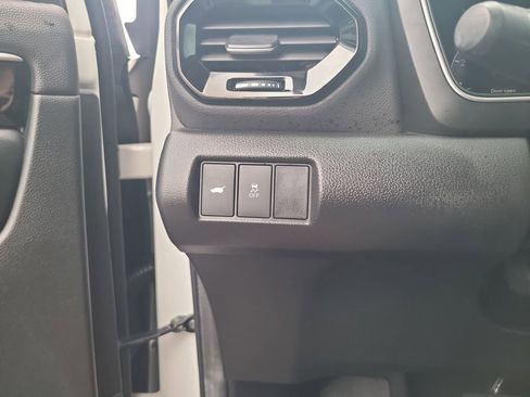 Used 2024 Honda Pilot Touring image 16