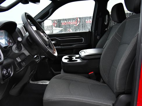 Used 2024 RAM 2500 Big Horn w/ Night Edition AWD/4WD image 19