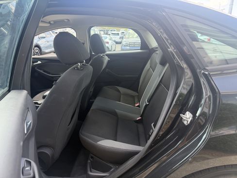 Used 2014 Ford Focus SE FWD image 23