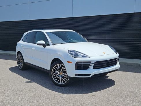 Used 2023 Porsche Cayenne Platinum Edition AWD/4WD image 3