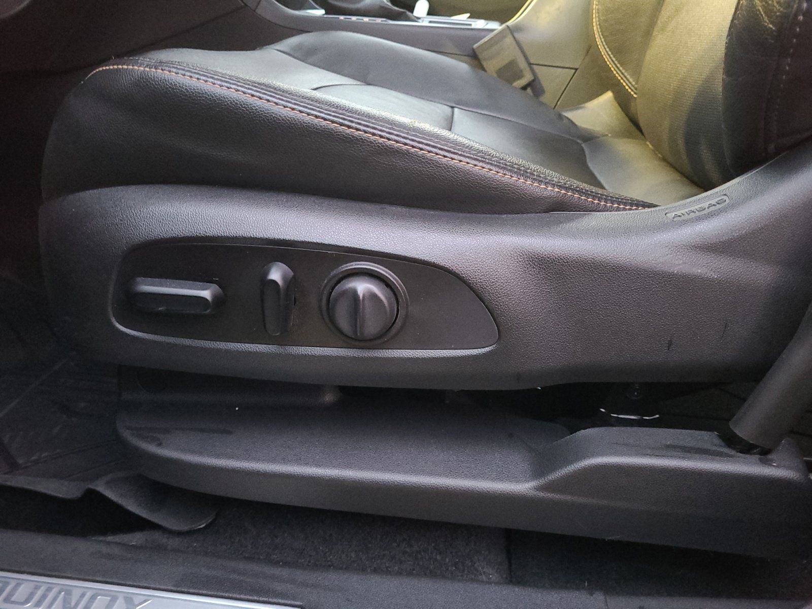 Used 2020 Chevrolet Equinox Premier AWD/4WD image 14