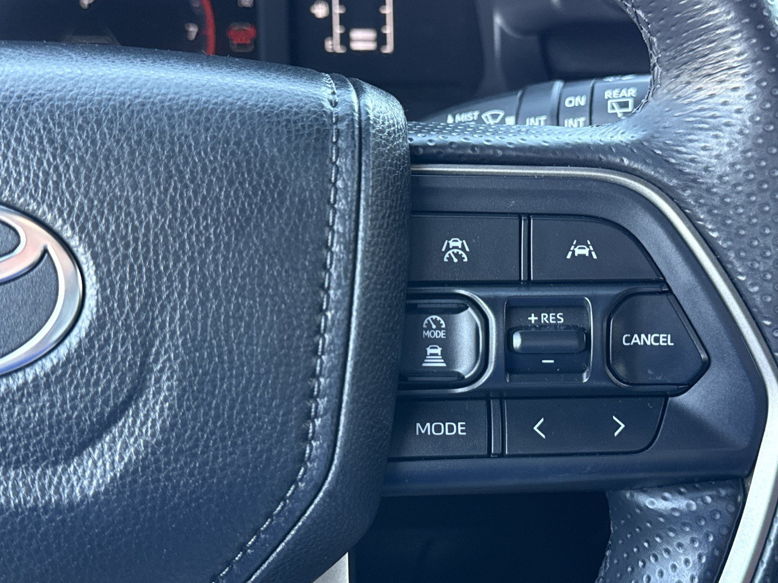 Used 2025 Toyota 4Runner SR5 RWD image 20