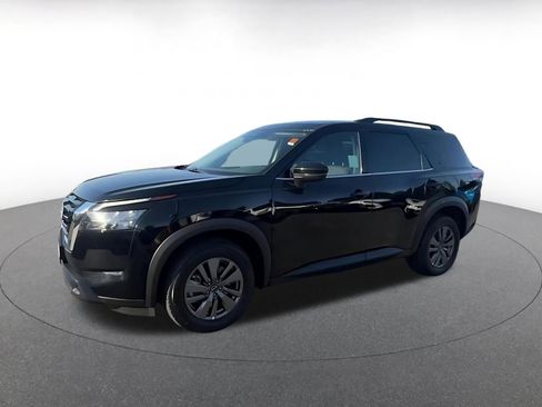 Used 2025 Nissan Pathfinder SV AWD/4WD image 8