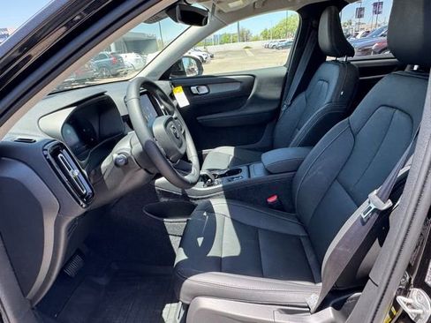 New 2025 Volvo XC40 B5 Core w/ Climate Package image 11