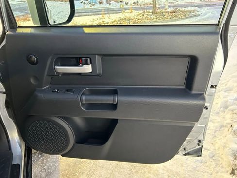 Used 2008 Toyota FJ Cruiser 4WD image 25