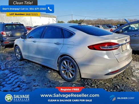 Used 2017 Ford Fusion SE image 3