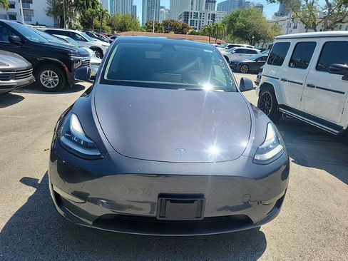 Used 2022 Tesla Model Y Long Range image 4