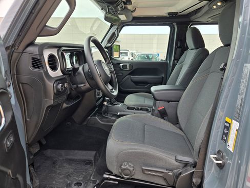 Used 2026 Jeep Wrangler Unlimited Sport AWD/4WD image 9
