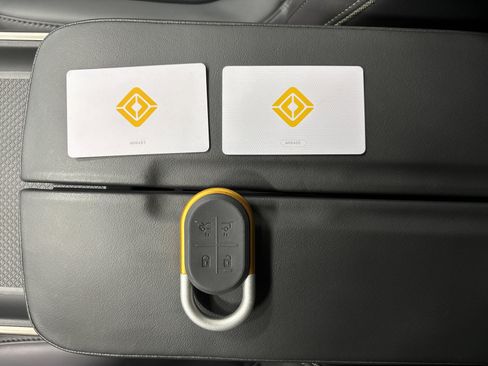 Used 2023 Rivian R1S Adventure image 31