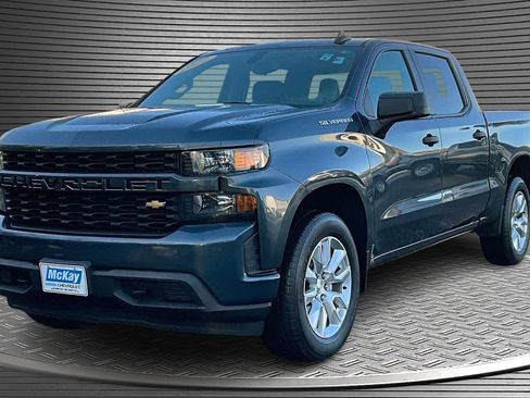 Used 2022 Chevrolet Silverado 1500 Custom image 3