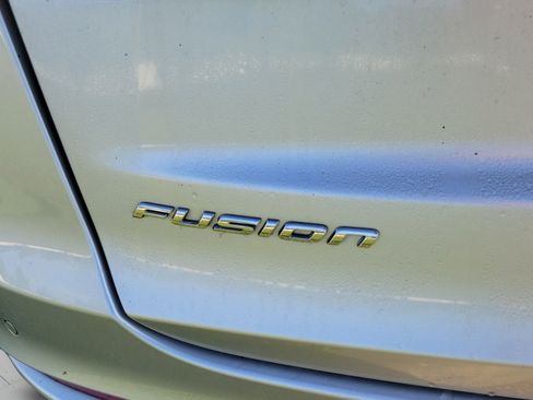 Used 2019 Ford Fusion SE FWD image 23