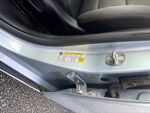 Used 2017 Chevrolet Malibu LT FWD image 19