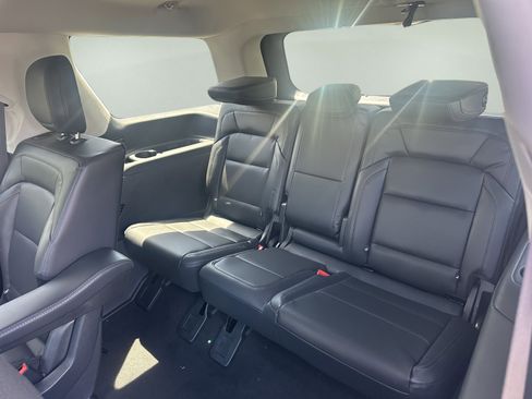 New 2026 Lincoln Navigator Premiere AWD/4WD image 12