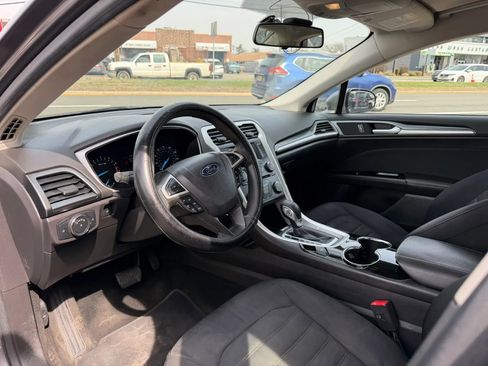 Used 2014 Ford Fusion SE image 10