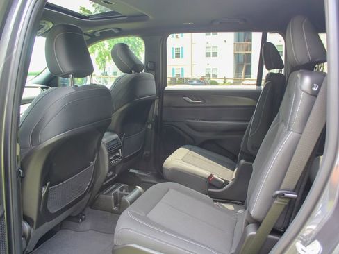 New 2025 Jeep Grand Cherokee L Laredo image 19