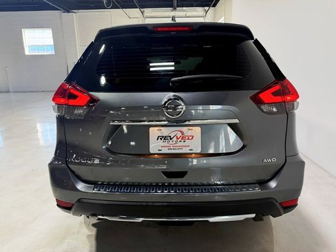 Used 2018 Nissan Rogue S image 6